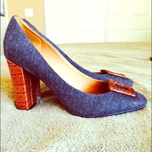 Isaac Mizrahi Dark Gray Denim Heels