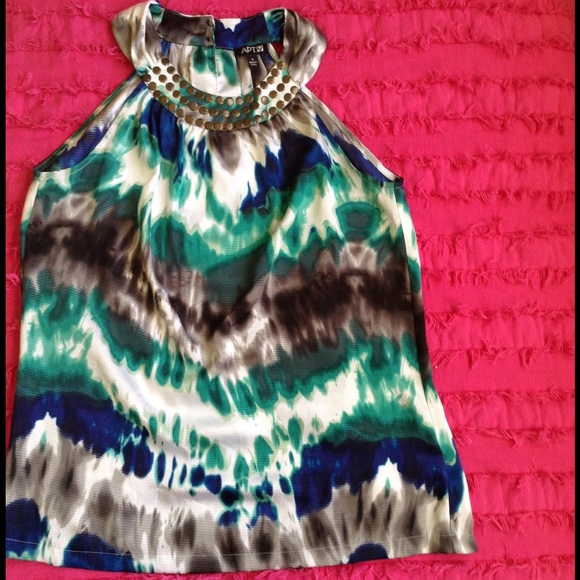 APT. 9 sophisticated, printed top size small