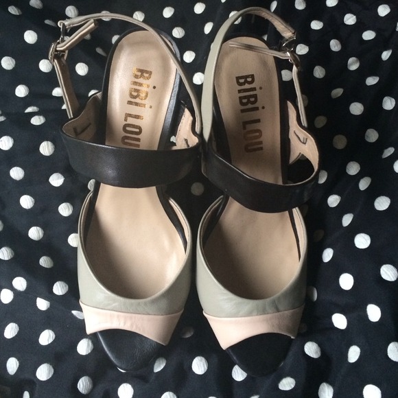BiBi Lou. Peep toe heels. - Picture 2 of 3