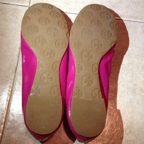 TORY BURCH Reva Ballet Flat Fuschia Patent Size 6M - Picture 3 of 4