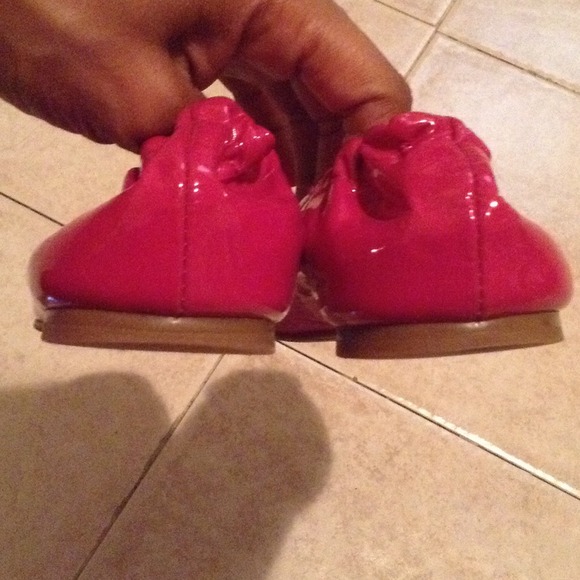 TORY BURCH Reva Ballet Flat Fuschia Patent Size 6M - Picture 4 of 4