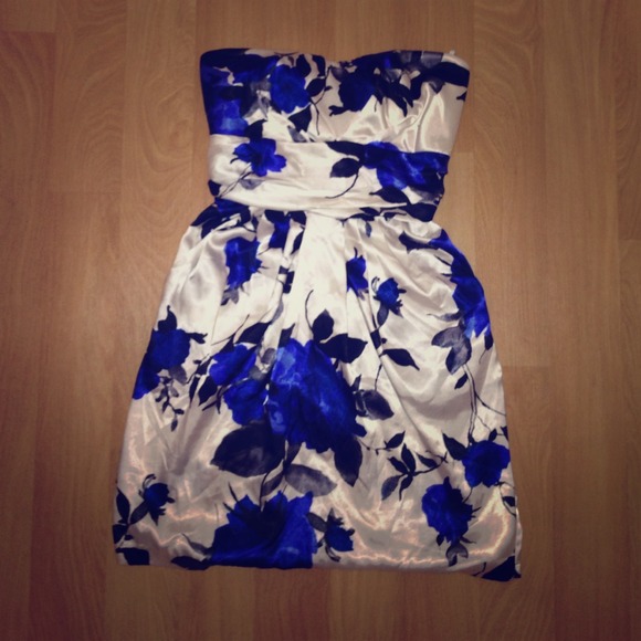 Floral strapless dress