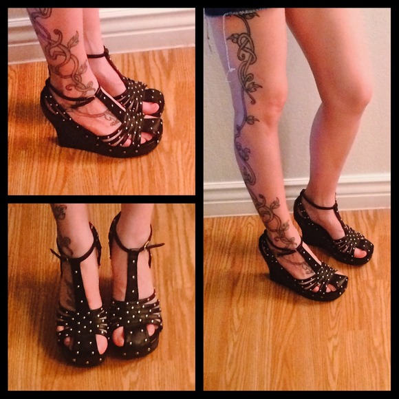 Hot Topic Gothic Studded Black Wedge Heels