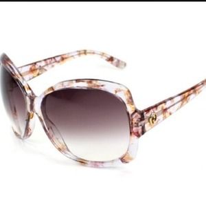 Authentic Gucci sunnies. Sooo pretty. 😍😍😍