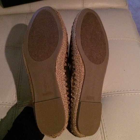 Black and gold toe sparkle flats - Picture 3 of 3