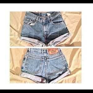 Plain high waisted shorts