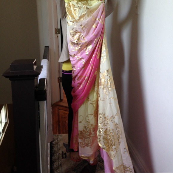 Dress - Picture 3 of 4
