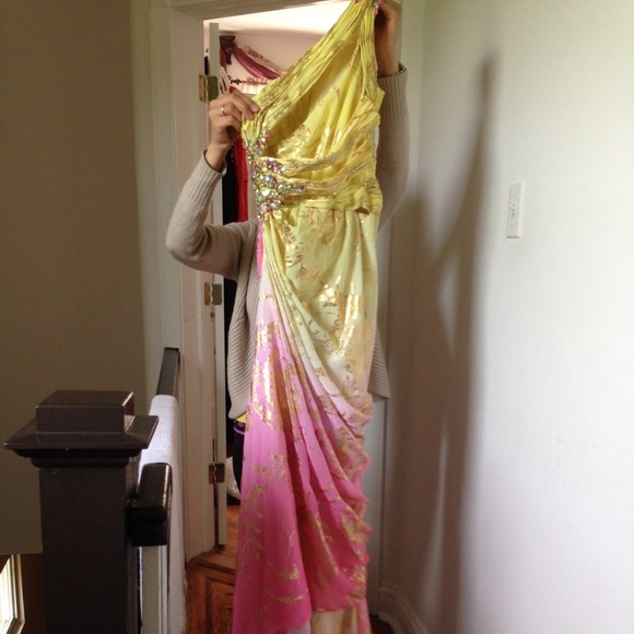 Dress - Picture 4 of 4