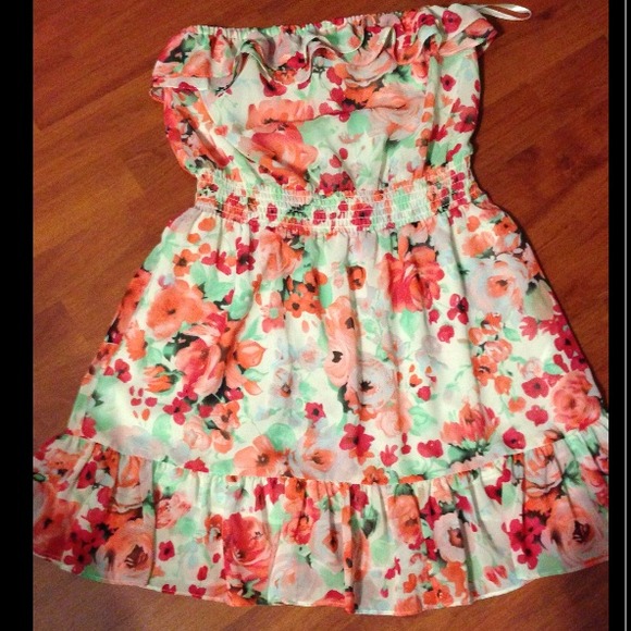 Floral strapless dress like new - Picture 1 of 1