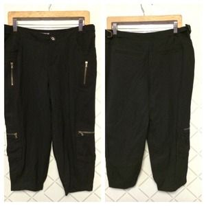Black zipper Capri 🌸🌸