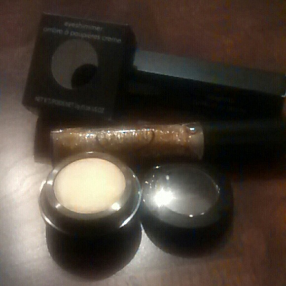 Designer Makeup Bundle - Picture 3 of 3