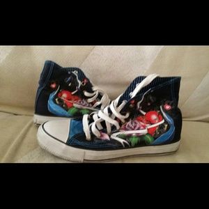 Cute detailed shoes.  AIRWALK