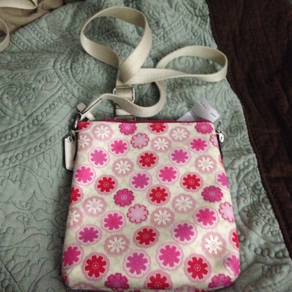 😻COACH FLORAL PRINT SWINGPACK😻SUPERSALE😻5 days! - Picture 2 of 4