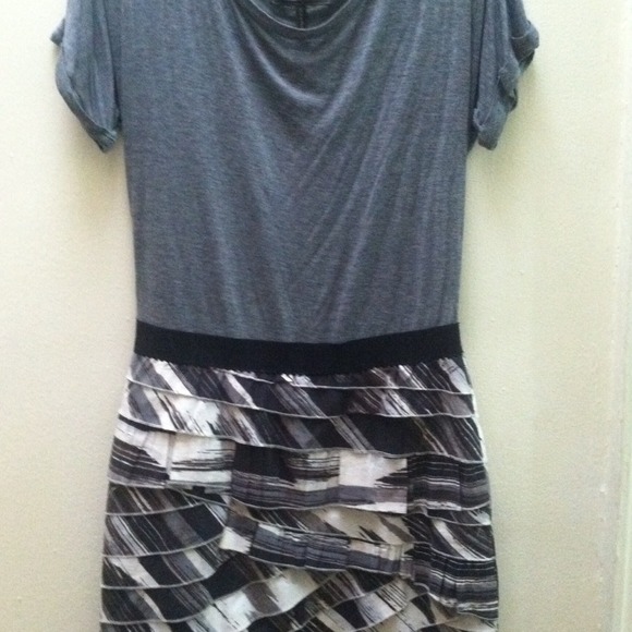 Fun dress! T-shirt/flirty skirt combo. Grey tones. - Picture 4 of 4