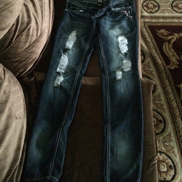 Ripped Skinny Jeans.