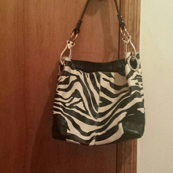 ☆*reduced* Zebra purse with matching check holder - Picture 2 of 3