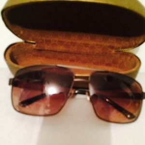 100% authentic Gucci sunglasses. Like new