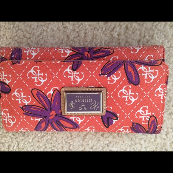 Guess wallet