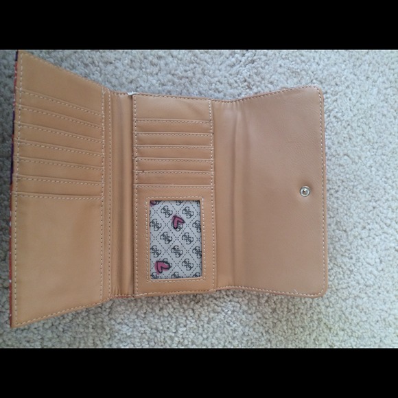 Guess wallet - Picture 2 of 2