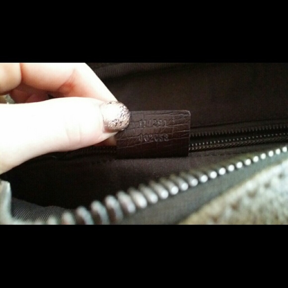 *REDUCED* Authentic rare vintage Gucci crossbody - Picture 3 of 4