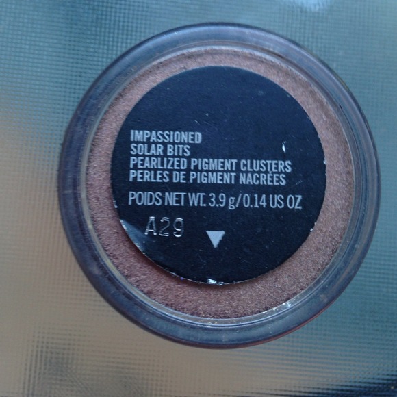 🎀MAC "Impassioned" Solar Bits - Picture 4 of 4