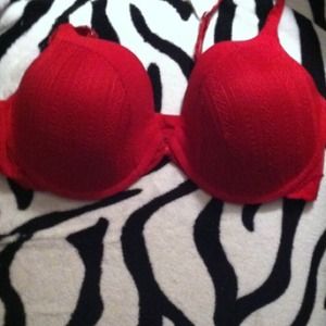 Red push up bra
