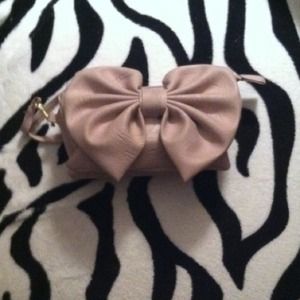 Pink bow wallet