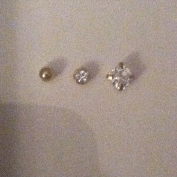 Labret piercings - Picture 2 of 2