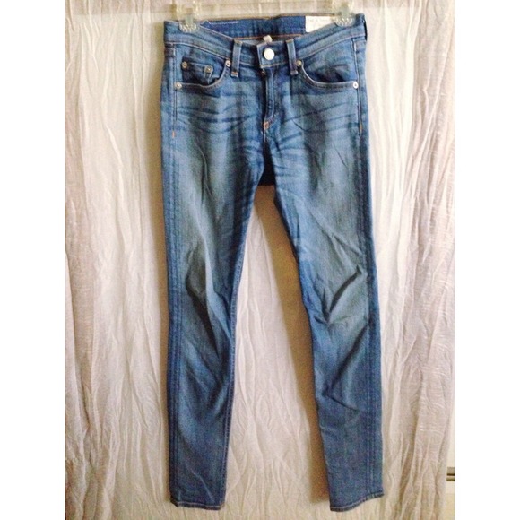 SOLD Rag & Bone/JEAN skinny jeans