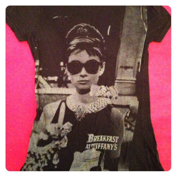 Breakfast with Tiffanys black T-shirt - Picture 1 of 4