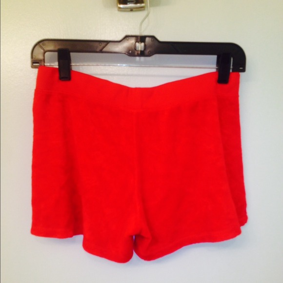 【Super cute JUICY COUTURE shorts!】 - Picture 2 of 3
