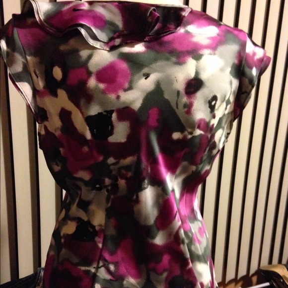 🎉2x's HP🎉Dress Barn Ruffle Top - Picture 3 of 4