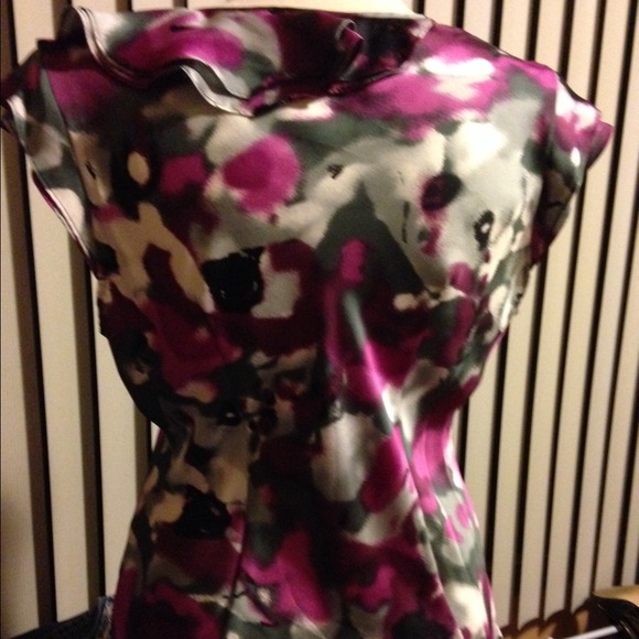 🎉2x's HP🎉Dress Barn Ruffle Top - Picture 4 of 4