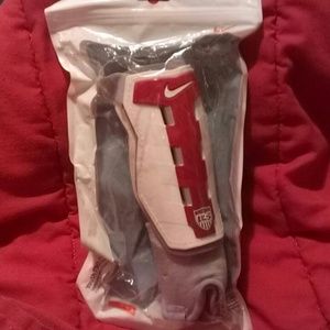 Youth - Nike T90 Shinguard with Reinforced Tibia