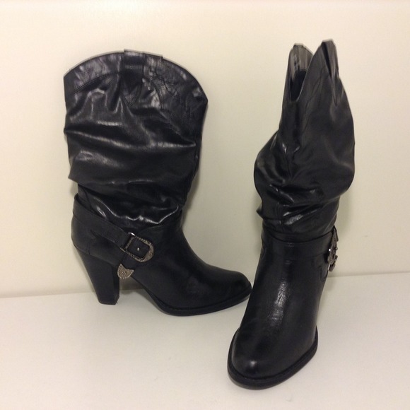 REDUCED!!!!!Cowboy boots....White Mountain