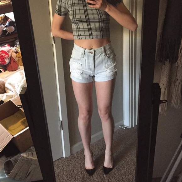 NWOT F21 Distressed Cuffed Light Wash Denim Shorts