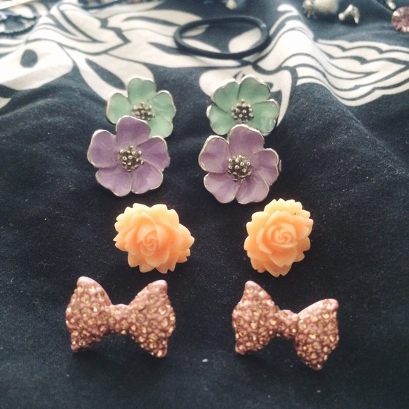 Flower & Bow Earrings