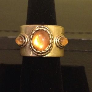 Brused gold stone ring