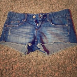 Cute cut off medium wash shorts