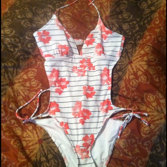 One piece swimsuit NWOT