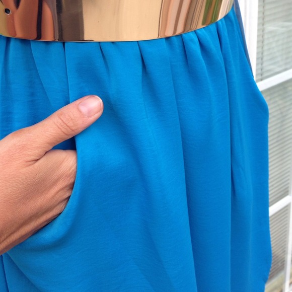 Electric blue ruffle razor back dress. In size Med - Picture 4 of 4