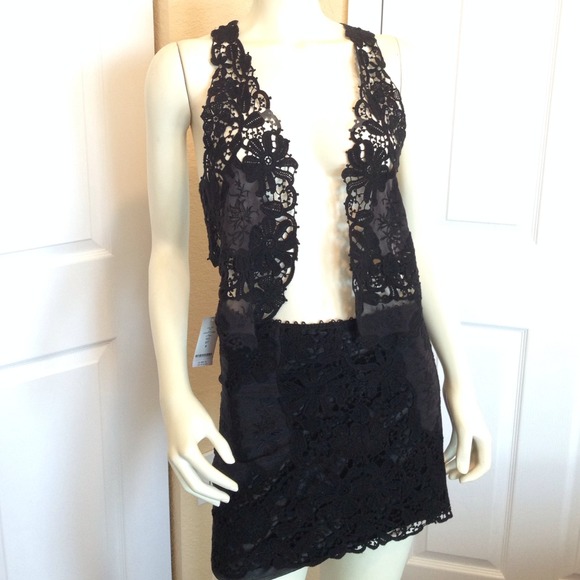 🎀 Bebe Set: Black Lace Miniskirt & Vest 🎀
