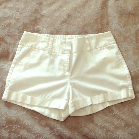 White linen and cotton shorts