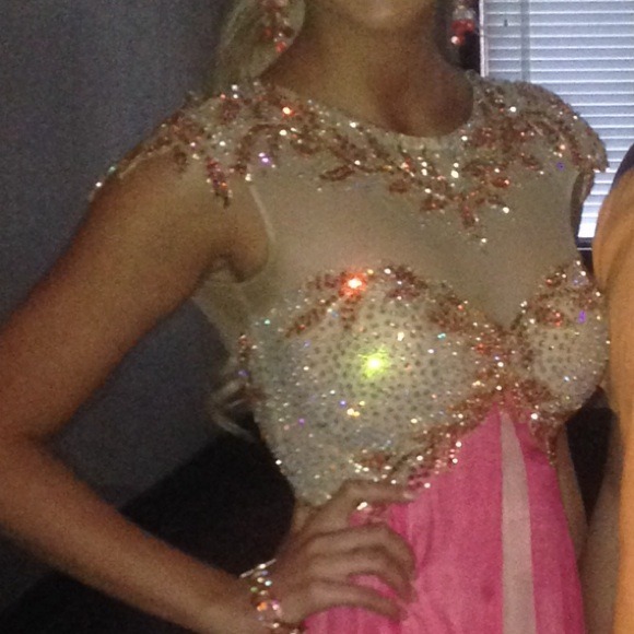 Custom sherri hill! Size 4 been taken up to a 2 - Picture 3 of 4