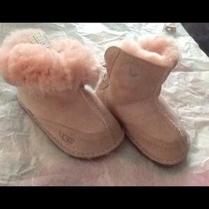 $20 OFF💯baby boo pink  UGG boots