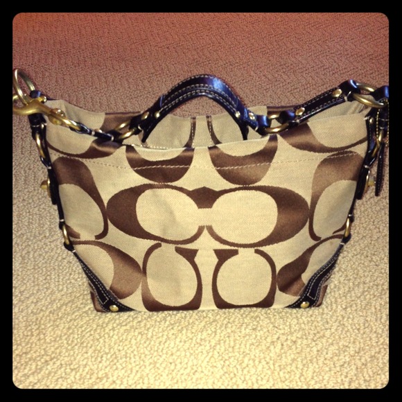 Coach Medium Carly Bag: Style #10619 - Picture 1 of 4