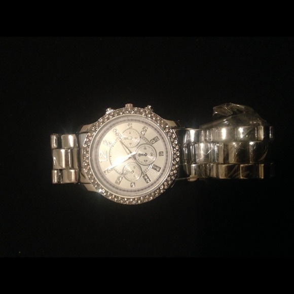 Silver watch - Picture 2 of 4