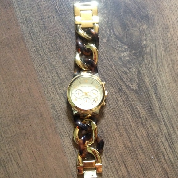 Michael Kors Tortoise Link Watch - Picture 3 of 4