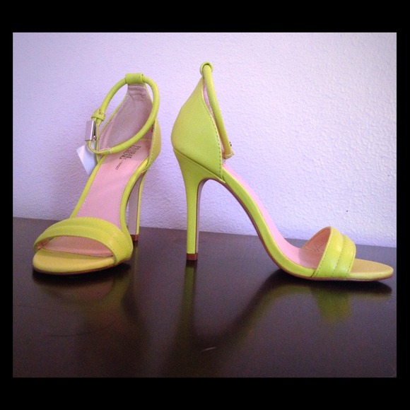 NWT Prabal Gurung Target Neon Yellow Sandals