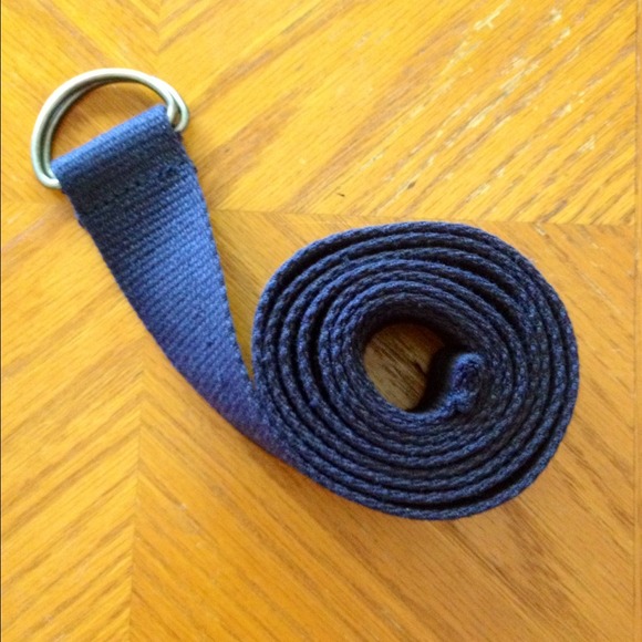 Navy cotton weave belt adjustable to any size.